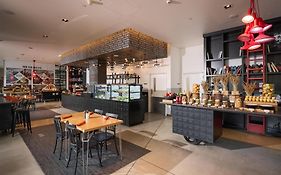 Canopy By Hilton Dubai Al Seef